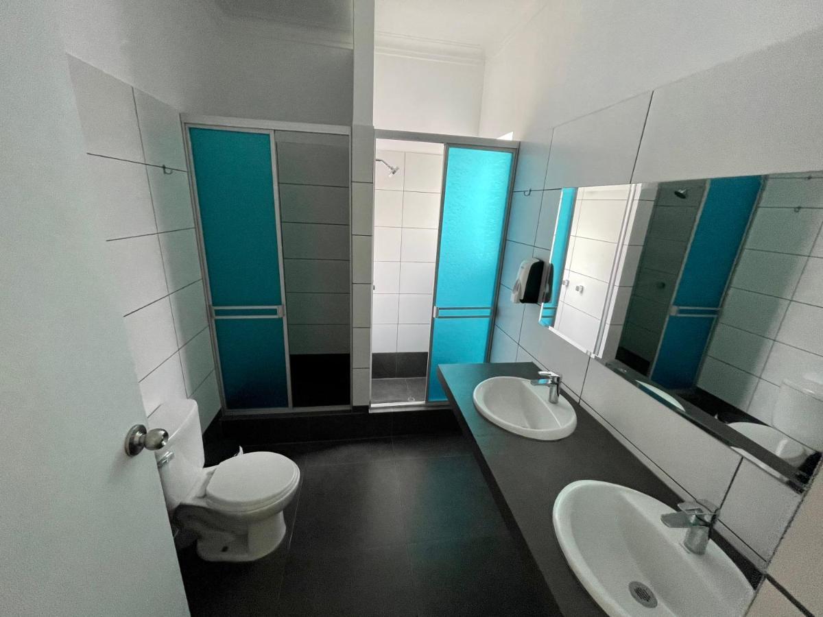 Casaroma Hostels ليما المظهر الخارجي الصورة